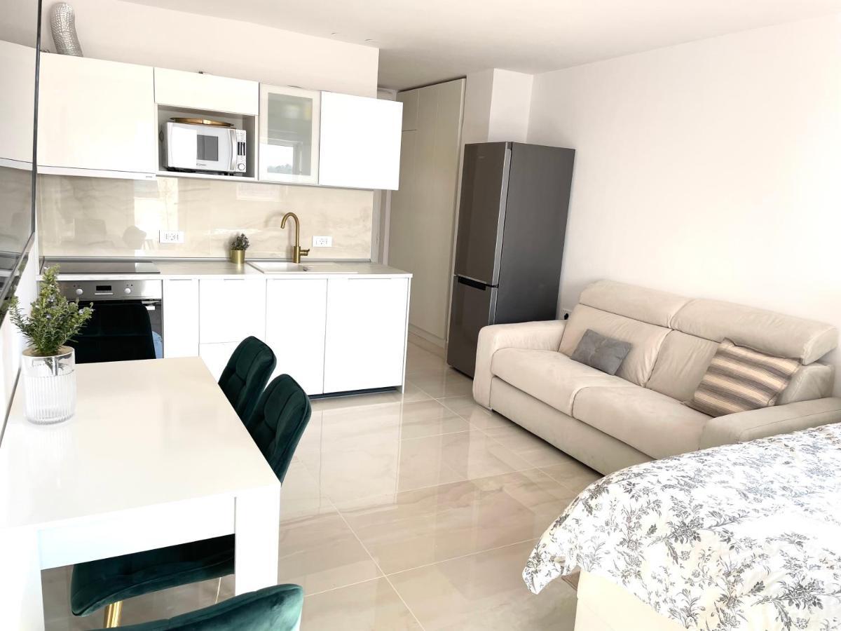 Apartment Vila ** Стиница Экстерьер фото